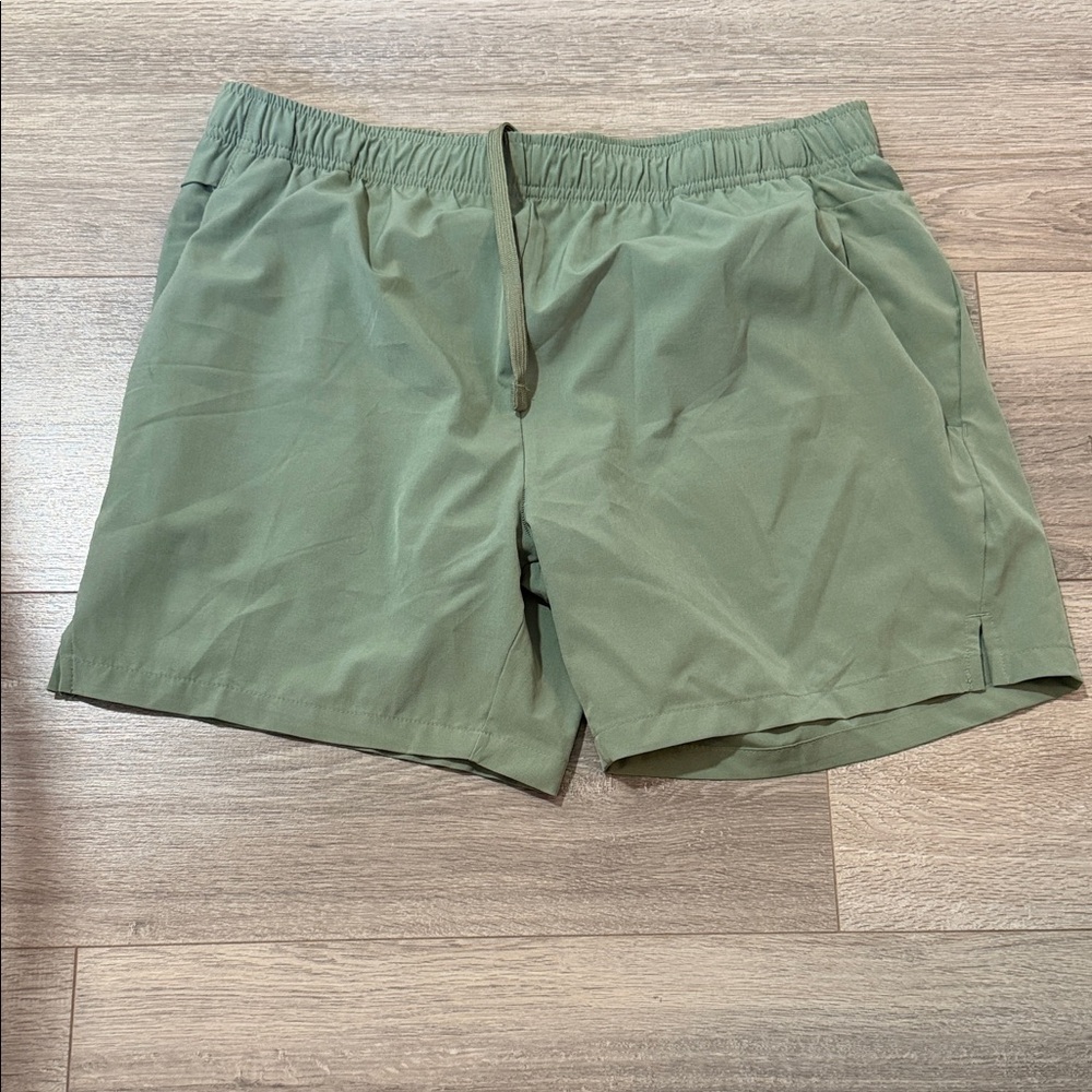 Men's Lightweight Athletic Shorts in Olive Green with Elastic Waist